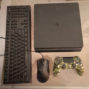 Playstation 4 Slim 1tb used 4 months, with Razor gaming Keyboard & Razor Mouse